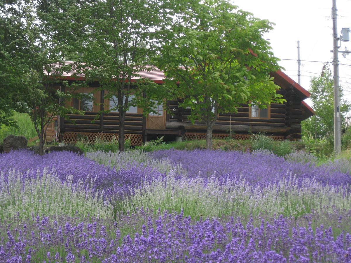 Log Cottage Himawari Nakafurano المظهر الخارجي الصورة