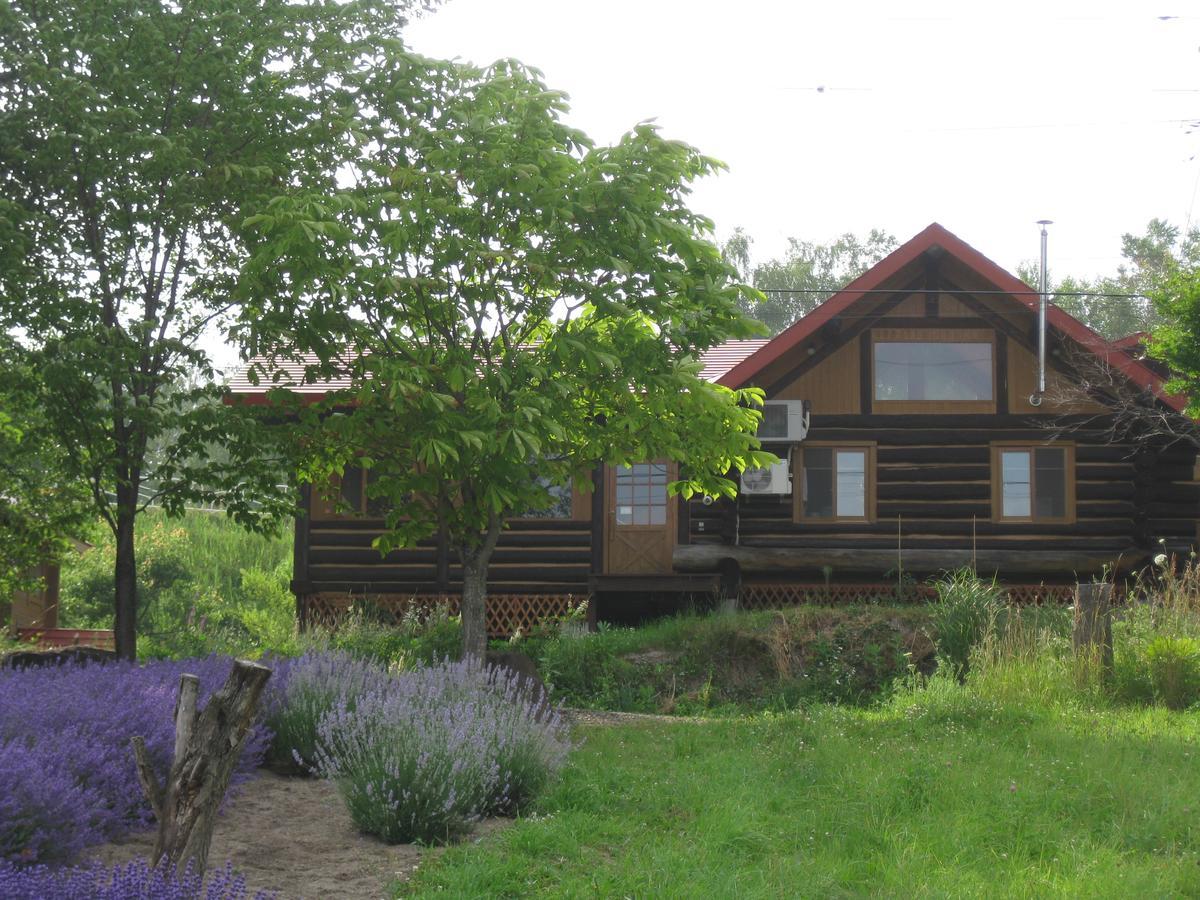 Log Cottage Himawari Nakafurano المظهر الخارجي الصورة