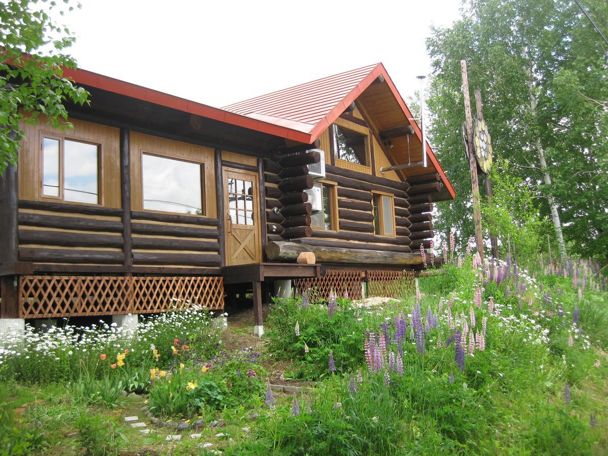 Log Cottage Himawari Nakafurano المظهر الخارجي الصورة